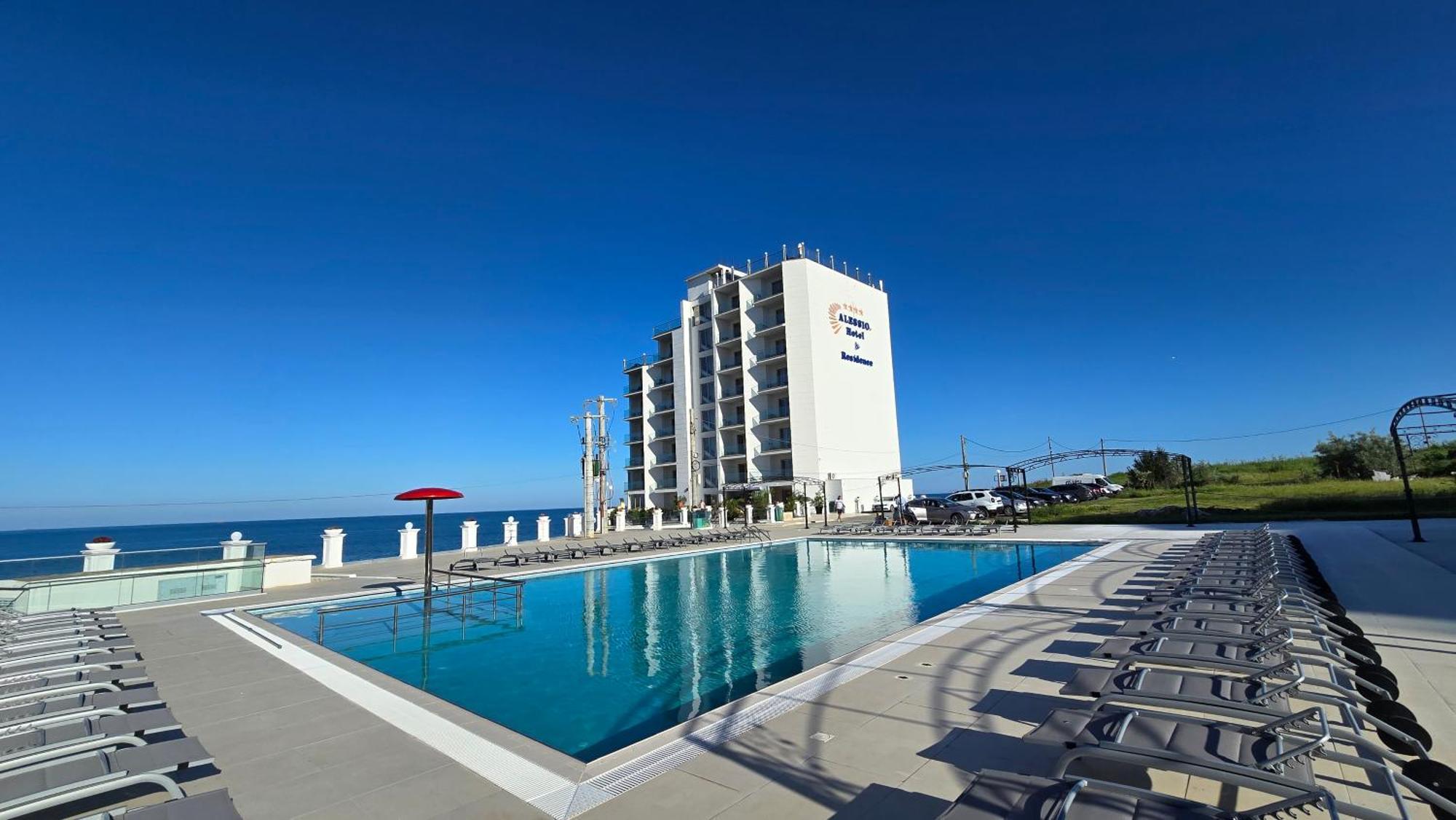 Alessio Hotel Residence คอสติเนช ภายนอก รูปภาพ